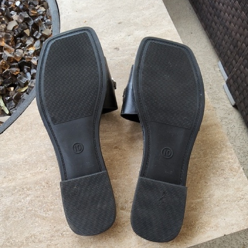 A New Day Black Sandals with Gold Links Size 10 - Picture 5 of 6